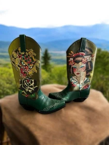 Stivali da cowgirl Ed Hardy in pelle dal design unico. Taglia 5. - Foto 1 di 4