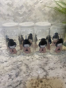 4 tazas de vidrio para sake Hakutsuru Chika contenedor vacío Japón con 3 tapas geisha rosa - Imagen 1 de 7