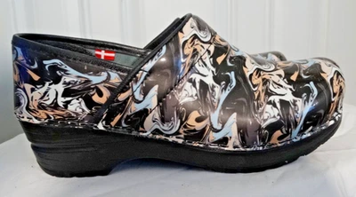 Zuecos enfermera Sanita mujer talla 35 EE. UU. talla 5 1/2 - Borgoña Foto 1 de 4