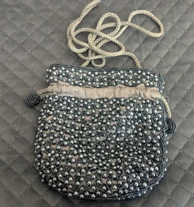 Bolso de Noche Vintage La Regale Hecho a Mano Gris Perla Negro Semilla Cuentas - Imagen 1 de 5