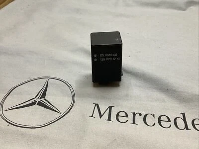 Relé de descongelamento Mercedes Benz W123 W126 1268201210 560SL 500SEL 380SL 380SEL 300D - Imagem 1 de 4