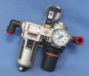 Filtro de aire SMC NAF3000 con regulador de aire SMC NAR3000 e interruptor de presión - Imagen 1 de 3