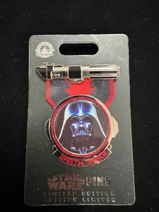 CINTA MEDALLA SABLE DE LUZ DARTH VADER STAR WARS PARQUES DISNEY MUY RARA - Imagen 1 de 3