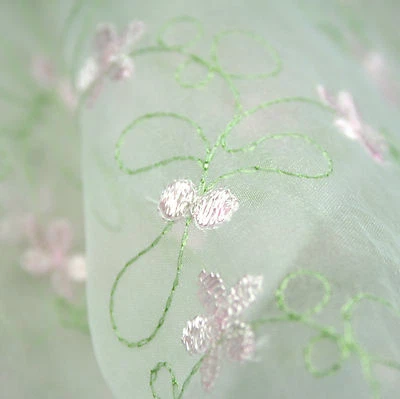 TELA DE ENCAJE BORDADO MULTICOLOR PASTEL 100% ORGANZA UNOTRIM 52"-53"  Foto 1 de 3