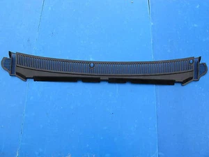 Air Intake Grille With Sprayer Support For Peugeot 505 - Picture 1 of 1