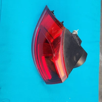 Luz de freno trasera izquierda Volkswagen Golf Sportwagen MK 7 2015 5GM945096E Foto 1 de 4