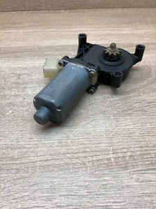 0130821708 Bosch Mercedes Benz W202 Window Regulator Motor - Picture 1 of 7