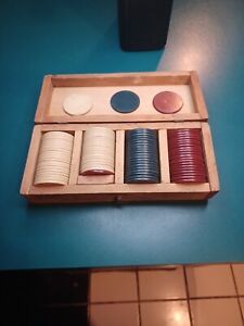 Vintage Poker Chips In Handmade Box 81 Chips Bakelite ? Clay ? Old !!!