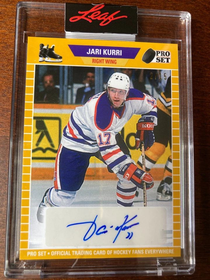 Leaf Pro Set Memories 2021 Jari Kurri automático 02/15 autógrafo Edmonton Foto 1 de 2