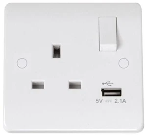 Conmutador Enchufe Con USB A Enchufe, 1 Toma, Doble Polo ,13A, Blanco - CMA771U - Imagen 1 de 1