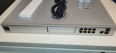 Ubiquiti UDM-SE UniFi Dream Machine Edición Especial Integrado 8 puertos PoE/PoE+ Foto 1 de 4