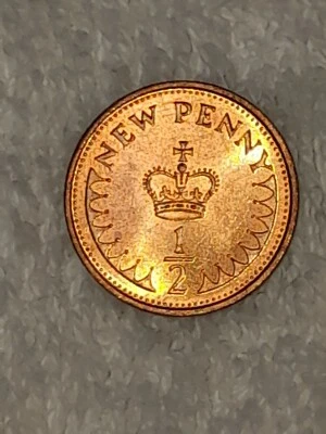 5 x UK 1/2p Half Pennies - Uncirculated 1971 1973 1980 182 1983 - Image 1 of 4