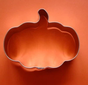 New Tin Halloween/Thanksgiving Pumpkin Cookie Cutter - Picture 1 of 1