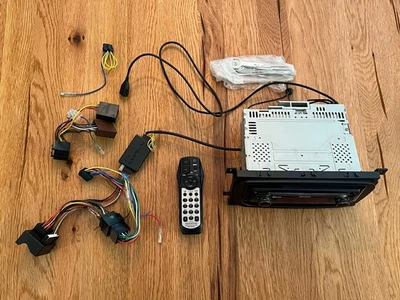 Unidad principal estéreo de radio para automóvil Kenwood KDC-BT8041U control remoto y cables de automóvil Ford 099-X50 Foto 1 de 4