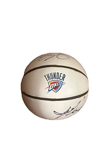 Kevin Durant & Russell Westbrook signed Team Captains basketball - Picture 1 of 3