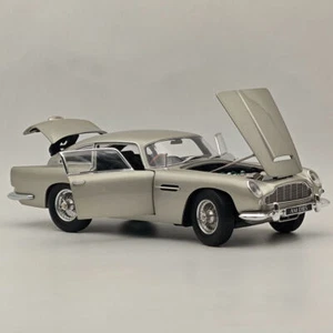 1/18 Aston Martin DB5 Silver Diecast Car Model Collection - Picture 1 of 12