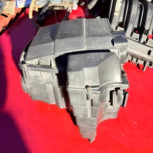 Land Rover Discovery 3 Air Filter Box Housing 2005 TDV6 2.7L Genuine PHB000498 - Picture 1 of 14