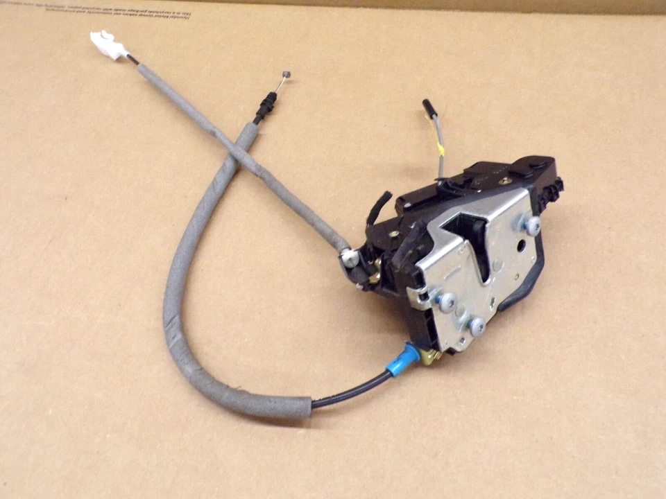 BMW 325XI 2003 actuador de pestillo de puerta (pasajero trasero) 2001-2005 Foto 1 de 3