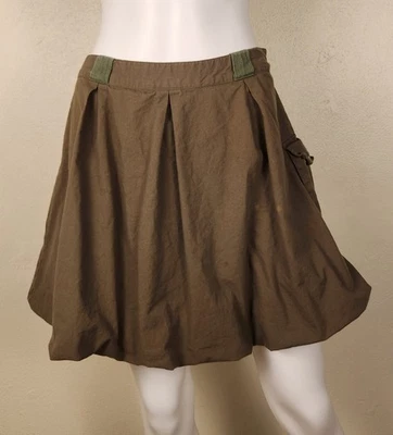 Minifalda At Last oliva/caqui con dobladillo de burbujas bolsillo lateral de carga grande Foto 1 de 4