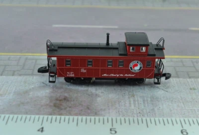 Marklin Northern Pacific Railway Caboose Z Scale - Image 1 of 2