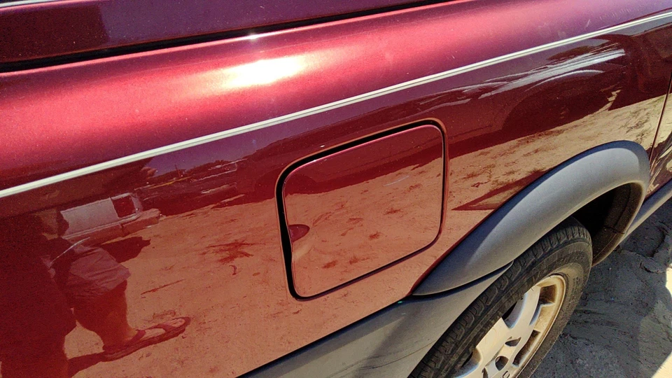 Puerta del tanque de combustible Volvo V70 Xc 01-07 con bisagra tapa de gas relleno OEM rojo 445 9187720 Foto 1 de 4