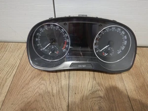 Kombiinstrument Skoda Fabia 6V 1,4 TDI Tacho 6V0920741B Original - Picture 1 of 3