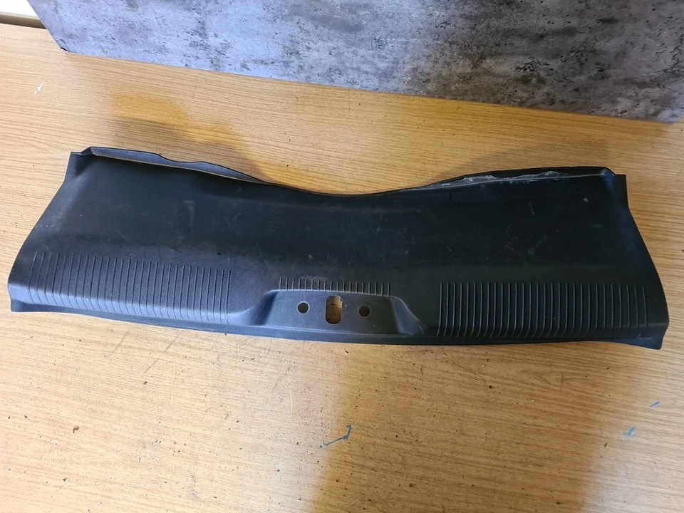 2015 ALFA ROMEO GIULIETTA MK3 BOOT TAIL GATE LATCH COVER TRIM 156078896 - Image 1 of 4