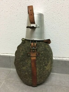Vecchia borraccia militare con tazza in alluminio ex Cecoslovacchia - Foto 1 di 5