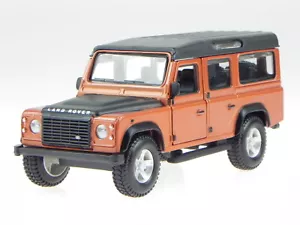 Land Rover Defender 110 modelcar 18-43029 Bburago 1:32 - Picture 1 of 4