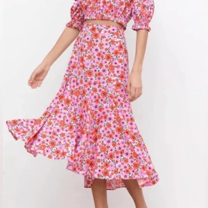 Yumi Kim REVOLVE Ann Street Pink Floral Midi Skirt - Groovy Sunshine XS - Picture 1 of 5