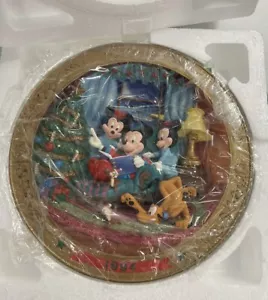 Disney Its a Small World Holiday 1994 “A Take Of The Christmas Flyer” Plate - Picture 1 of 9