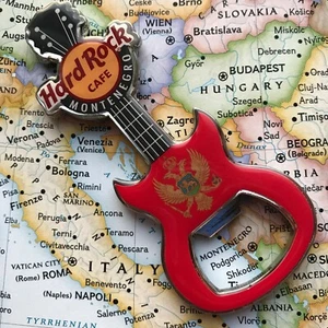 MONTENEGRO 🙂 🙂 Hard Rock CAFE® HRC ABREBOTELLAS BANDERA IMÁN DE METAL ☑️ 🙂 - Imagen 1 de 3