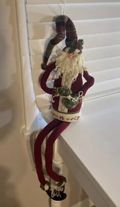 Stofftier Weihnachtsmann lange Beine Weihnachtsglocken Fäustlinge zum Sitzen auf Tischplatte - Bild 1 von 17