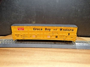 Life-Like HO Scale 50' Green Bay & Western Thrall Door Box Car - Bild 1 von 6