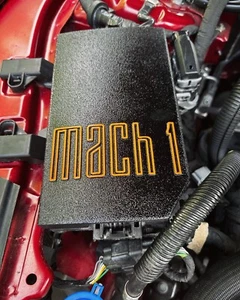 Cubierta de caja de fusibles Mustang 2015-2023 (Mach 1) mensaje qué color de logotipo quieres - Imagen 1 de 7