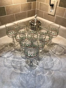 Vaso de vino vintage de Navidad verde rojo acebo tallo arco borde dorado para uno - Imagen 1 de 6