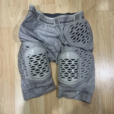 Pantalones deportivos de fútbol Gear Pro-Tec BSN faja 5 almohadillas para hombre grandes XL grises  Foto 1 de 4