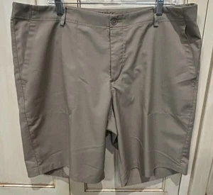 NEW MENS KHAKI NIKE GOLF SHORTS SIZE 38 10" INSEAM STANDARD FIT DRI FIT TAN - Picture 1 of 5