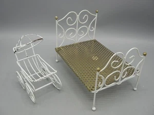 Vintage Puppenhaus Miniatur Japan SHACKMAN weiß Draht Metall Bett & Kinderwagen - Bild 1 von 9