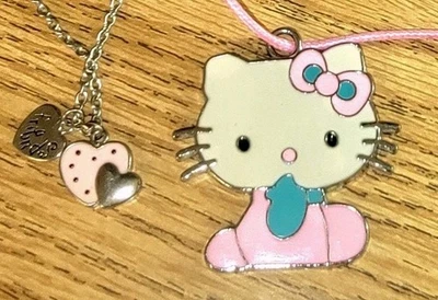 Juego de 2 Collares Hello Kitty & Friends 14"-20" Tono Plateado, Cadena Esmaltada y Cuerda Foto 1 de 4