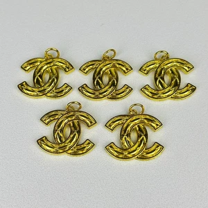 5 Gold Chanel Pendants CC Logo Metal 25mm Vintage - Picture 1 of 6