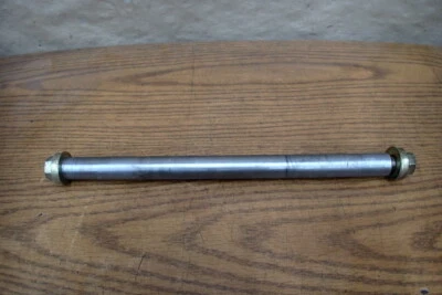 2001 TRIUMPH TROPHY 900 AXLE BOLT 12.5 英寸可能摇臂螺栓 — 第 1/4 张图片