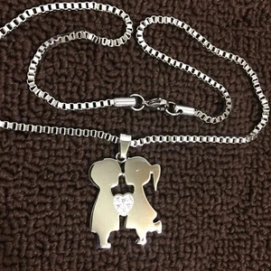 Sterling Silver Boy And Girl Kissing Includes Neck Square Chain 22 Inches Long👍 - Picture 1 of 12