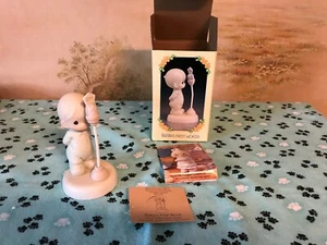 PRECIOUS MOMENTS BABYS ERSTE WORTE FIGUR JUNGE MÄDCHEN GESCHENK DUSCHE PORZELLAN - Bild 1 von 4