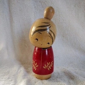 Japanese Vintage Wood Kokeshi Doll Woman in Red Kimono Dated 1970 - Picture 1 of 7