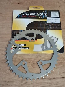 Ricambi bici retrò nuovi con scatola NOS Stronglight Chainring 44T 94BCD 5 br... - Foto 1 di 11