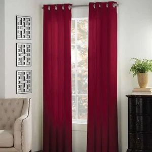 Panel de ventana con ojal Newport de 63 pulgadas en rojo - Imagen 1 de 1