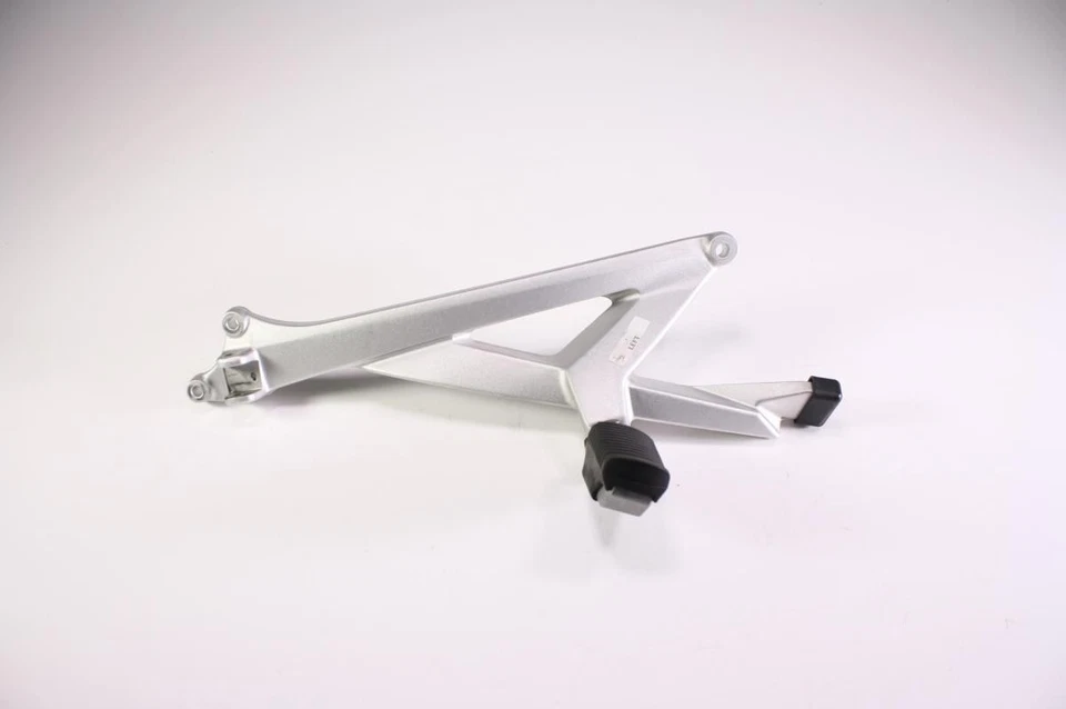 Soporte de montaje de clavija trasera izquierda BMW K1300GT 09 7687515 Foto 1 de 4