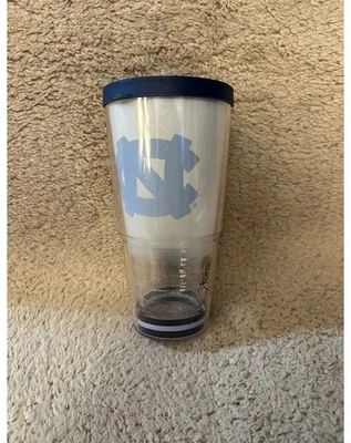 Tervis Vaso Carolina Tacones Alquitrán UNC Tapa Taza Aislada Azul Blanco 24 Oz Foto 1 de 4