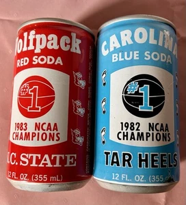 Vintage 1983 NC STATE e 1982 UNC 1991 DUKE SODA CANS NCAA ACC BASKETBALL CHAMPIONS - Foto 1 di 11